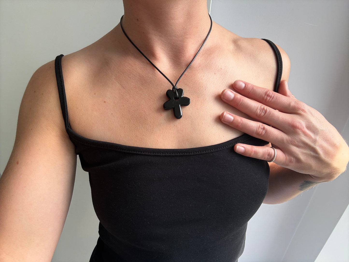 Flores No.2 - Obsidian